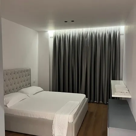 Renas 2 Тирана