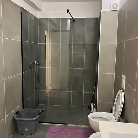 Renas 2 Apartamento Tirana